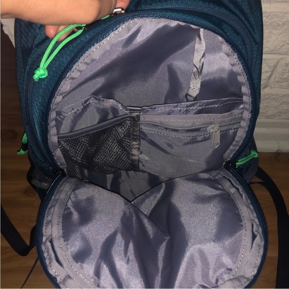 Camelbak Daystar 18 liter backpack pack fits standard hydration bladders not inc - Picture 3 of 3